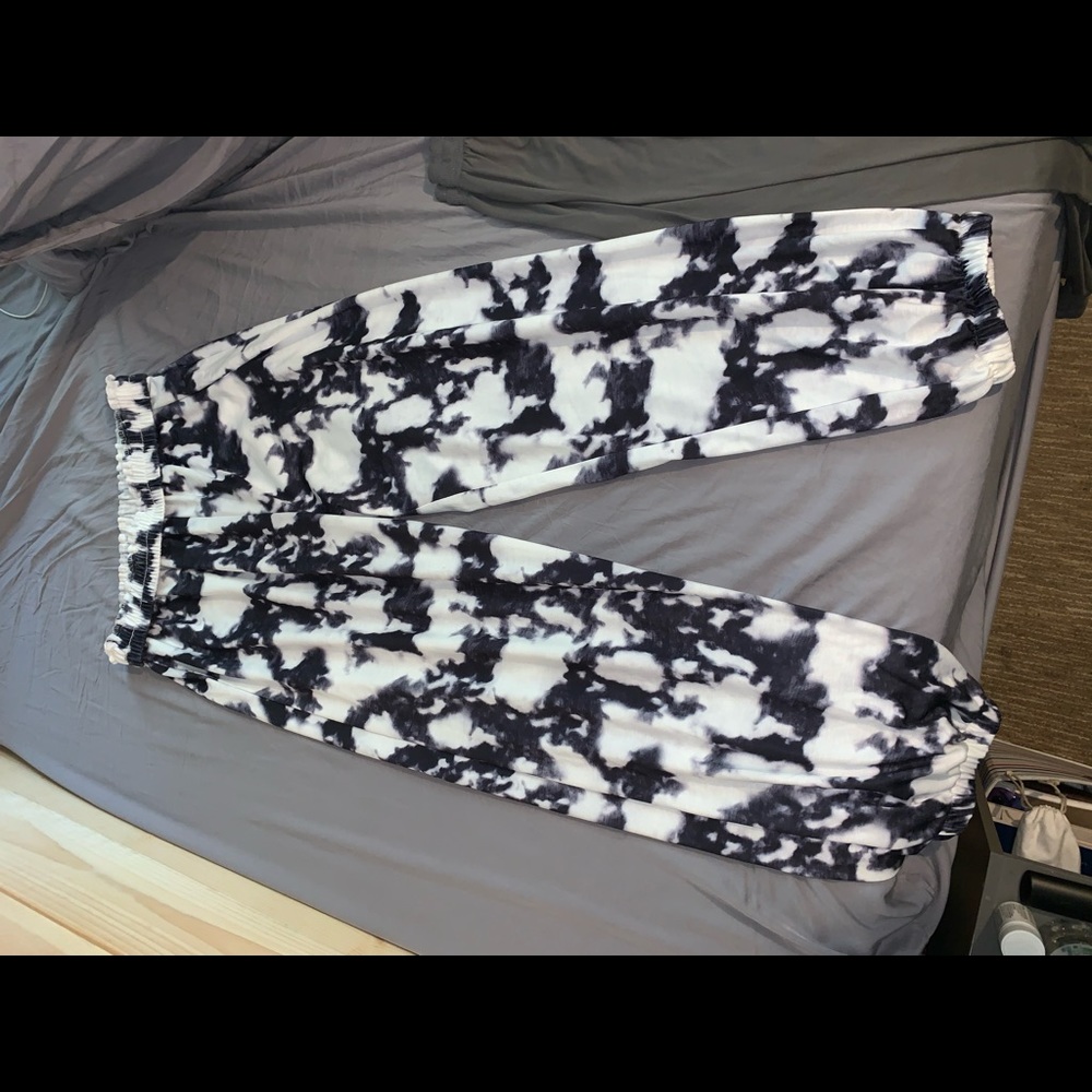 Lightweight sweatpants